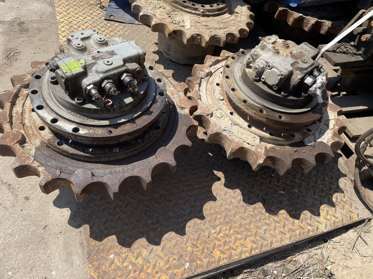 HITACHI EX 215 - Mando final para Excavadora de cadenas: foto 1 HITACHI EX 215 - Mando final para Excavadora de cadenas: foto 1