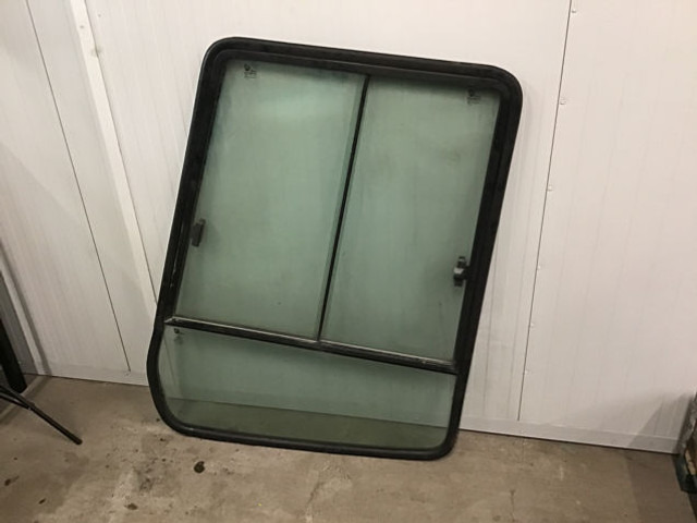 Ventana y piezas Liebherr A900B Li / A900C Li: foto 1