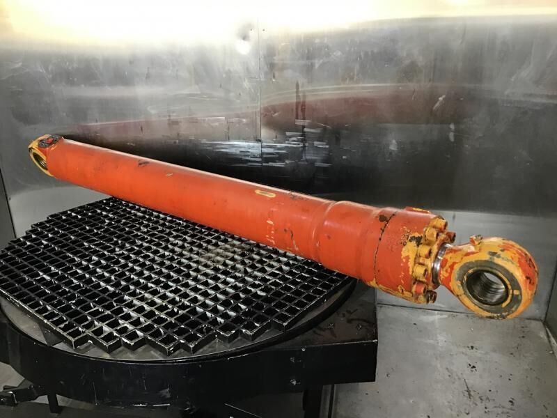 Liebherr A924 li / A914 Li / A922 Li / R914 / R924 / R922 Li - Cilindro hidráulico: foto 2 Liebherr A924 li / A914 Li / A922 Li / R914 / R924 / R922 Li - Cilindro hidráulico: foto 2