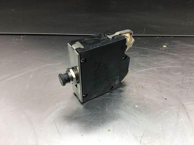 Liebherr Cable Protection Switch - Salpicadero: foto 1 Liebherr Cable Protection Switch - Salpicadero: foto 1