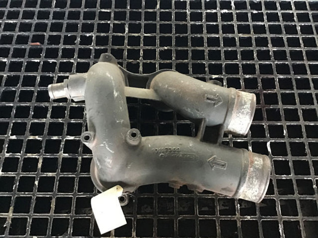 Liebherr Coolant pipe bend - Pieza de aire acondicionado: foto 1 Liebherr Coolant pipe bend - Pieza de aire acondicionado: foto 1