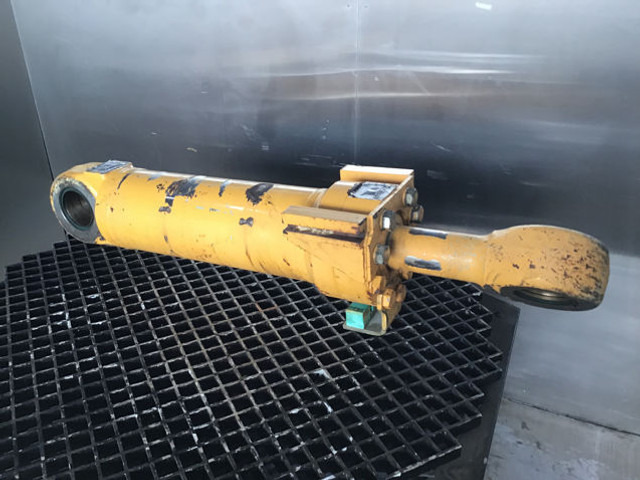 Liebherr Cylinder - Cilindro hidráulico: foto 1 Liebherr Cylinder - Cilindro hidráulico: foto 1