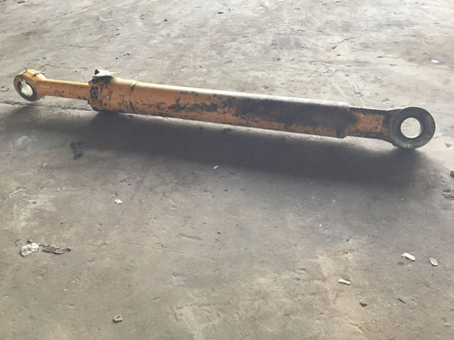 Liebherr Cylinder - Cilindro hidráulico: foto 1 Liebherr Cylinder - Cilindro hidráulico: foto 1