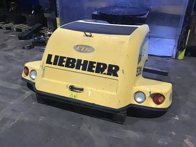 Liebherr Engine Hood - Capota: foto 1 Liebherr Engine Hood - Capota: foto 1