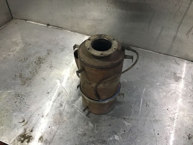 Liebherr Exhaust Silencer - Silenciador: foto 1 Liebherr Exhaust Silencer - Silenciador: foto 1