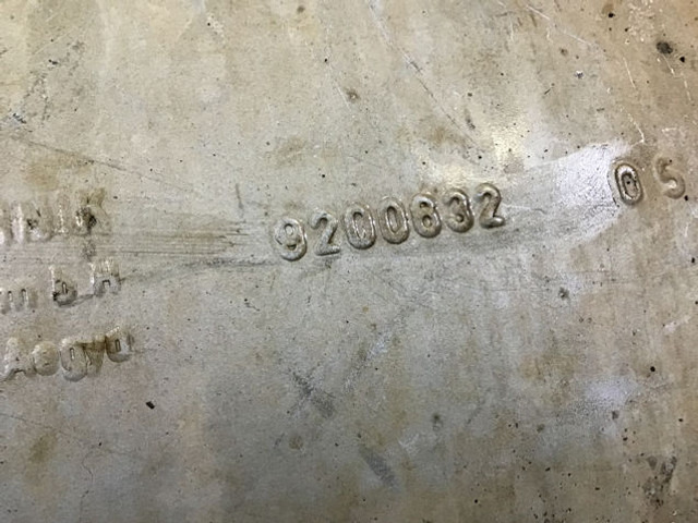 Liebherr Exhaust Silencer - Silenciador: foto 3 Liebherr Exhaust Silencer - Silenciador: foto 3