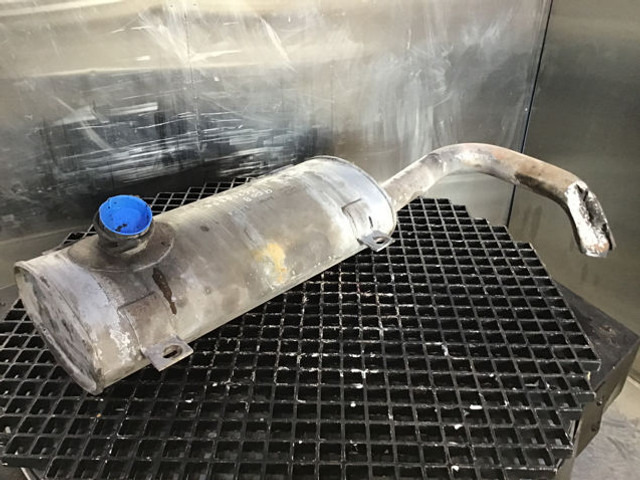 Liebherr Exhaust Silencer - Silenciador: foto 2 Liebherr Exhaust Silencer - Silenciador: foto 2