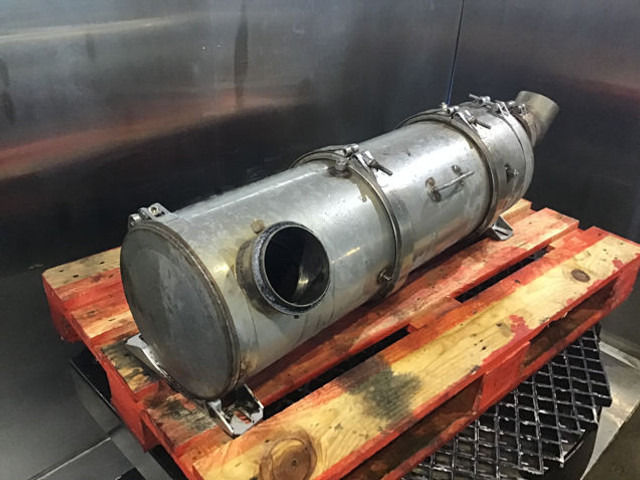 Liebherr Exhaust System - Silenciador: foto 3 Liebherr Exhaust System - Silenciador: foto 3