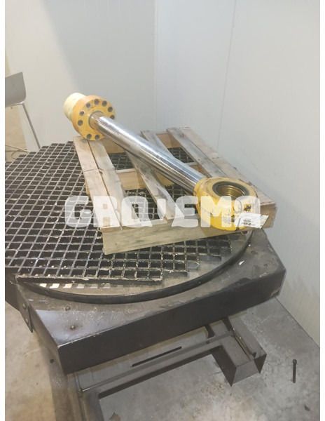Liebherr R904 / R902 Li / A904C Li / A904 Li / A900 Li / A900C / A916 / A918 / A914 COMPACT / R900C Li - Cilindro hidráulico: foto 2 Liebherr R904 / R902 Li / A904C Li / A904 Li / A900 Li / A900C / A916 / A918 / A914 COMPACT / R900C Li - Cilindro hidráulico: foto 2