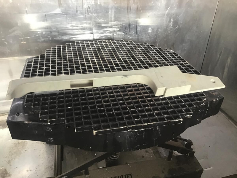 Liebherr R914STD / R914HDSL / R914B / R914 EW / R904 / R924 B / R934 / R934B / R954B / R964B / R974B / R974 - Tubo de admisión de aire: foto 3 Liebherr R914STD / R914HDSL / R914B / R914 EW / R904 / R924 B / R934 / R934B / R954B / R964B / R974B / R974 - Tubo de admisión de aire: foto 3