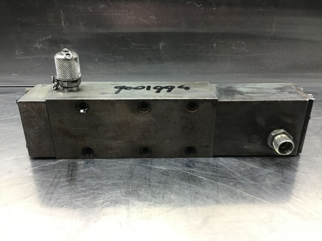 Hidráulica Liebherr Regulating Valve: foto 1