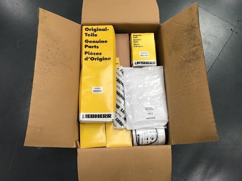 Liebherr Service Kit 1000 hours R906/R916/R926 - Filtro de combustible: foto 2 Liebherr Service Kit 1000 hours R906/R916/R926 - Filtro de combustible: foto 2