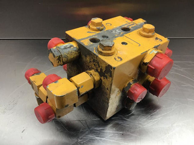 Liebherr Valve Distribution Block - Hidráulica: foto 2 Liebherr Valve Distribution Block - Hidráulica: foto 2