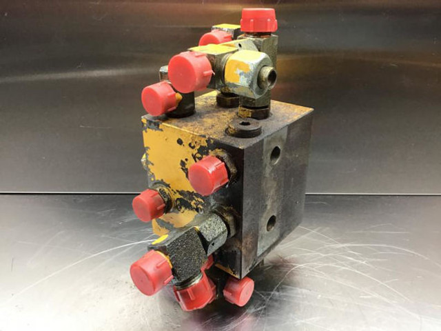 Liebherr Valve Distribution Block - Hidráulica: foto 3 Liebherr Valve Distribution Block - Hidráulica: foto 3