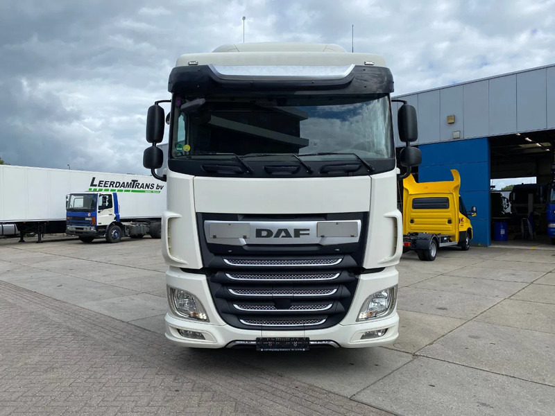 DAF XF 106.450 SC / Automatic / Euro 6 - Cabeza tractora: foto 2 DAF XF 106.450 SC / Automatic / Euro 6 - Cabeza tractora: foto 2