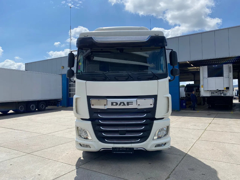 DAF XF 106.450 SC / Automatic / Euro 6 - Cabeza tractora: foto 2 DAF XF 106.450 SC / Automatic / Euro 6 - Cabeza tractora: foto 2