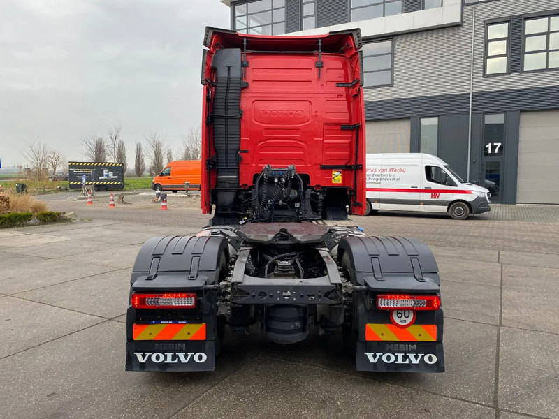 Volvo FH 13.420 / Globetrotter / 2x Tank / Euro 6 - Cabeza tractora: foto 5 Volvo FH 13.420 / Globetrotter / 2x Tank / Euro 6 - Cabeza tractora: foto 5