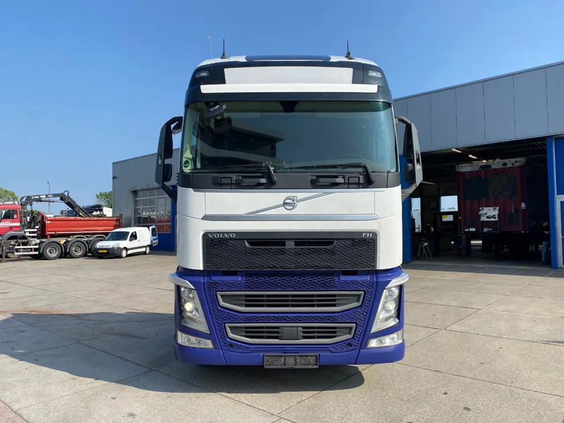 Volvo FH 13.500 Globetrotter XL / I-parkCool / 2x Tank - Cabeza tractora: foto 2 Volvo FH 13.500 Globetrotter XL / I-parkCool / 2x Tank - Cabeza tractora: foto 2