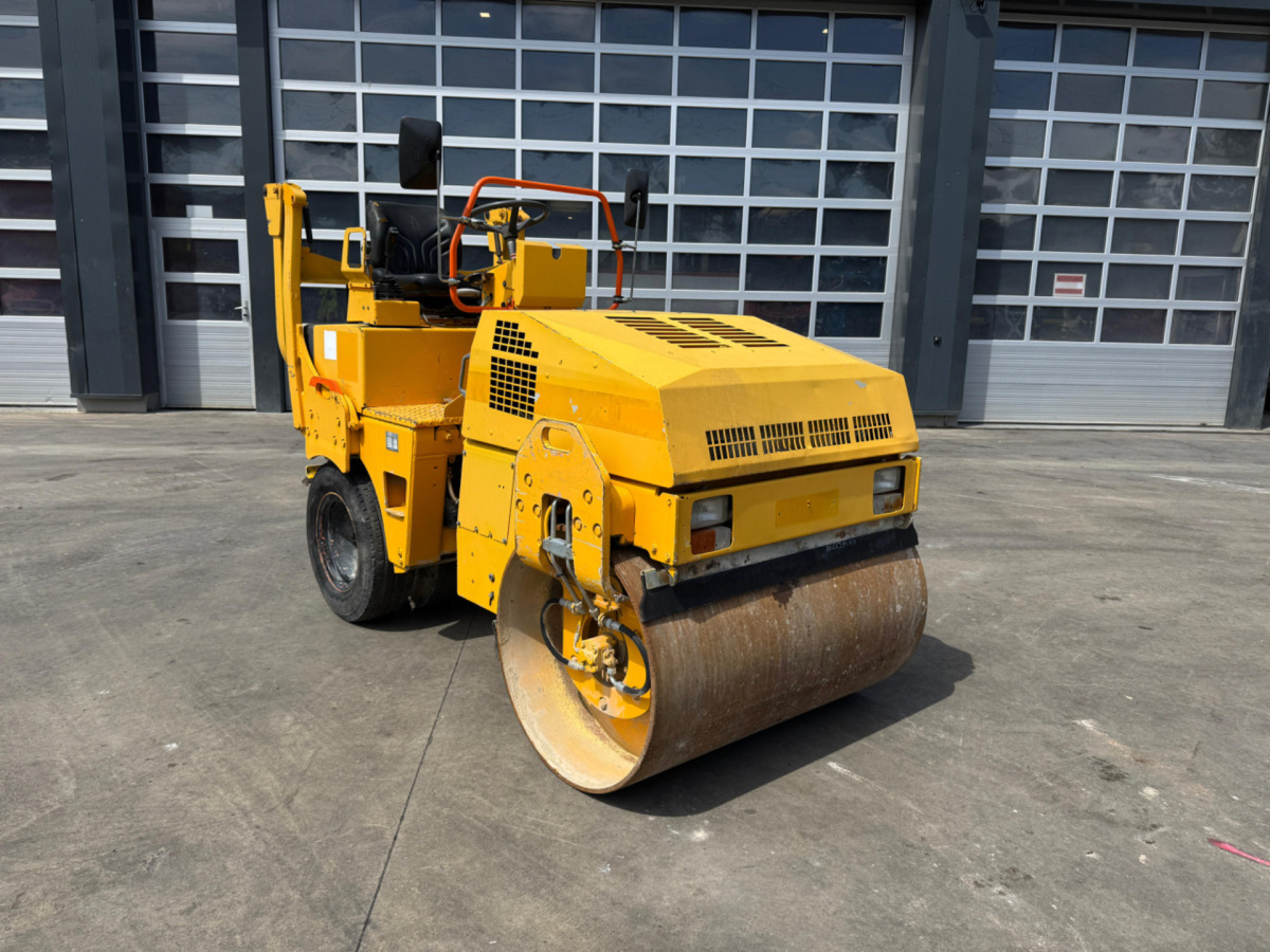 BOMAG BW135 - Apisonadora de asfalto: foto 2 BOMAG BW135 - Apisonadora de asfalto: foto 2