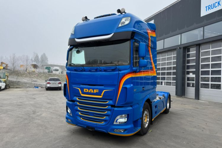 DAF XF530 4x2 - Cabeza tractora: foto 1 DAF XF530 4x2 - Cabeza tractora: foto 1