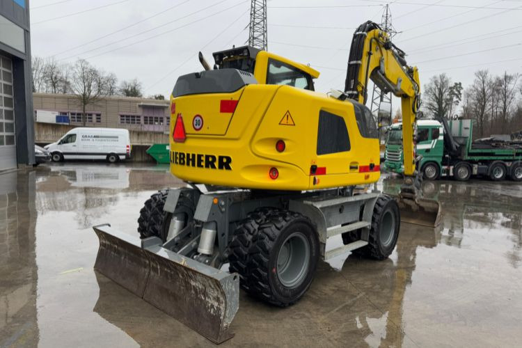 Liebherr 910 Compact Litronic Powertilt - Excavadora de ruedas: foto 4 Liebherr 910 Compact Litronic Powertilt - Excavadora de ruedas: foto 4