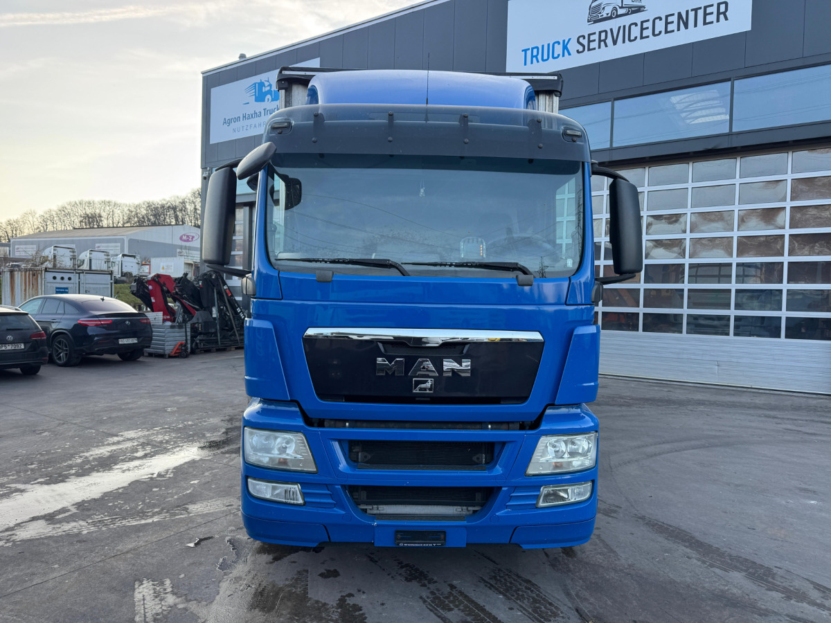 MAN TGS 26.440 6x2 LBW - Camión lona: foto 2 MAN TGS 26.440 6x2 LBW - Camión lona: foto 2