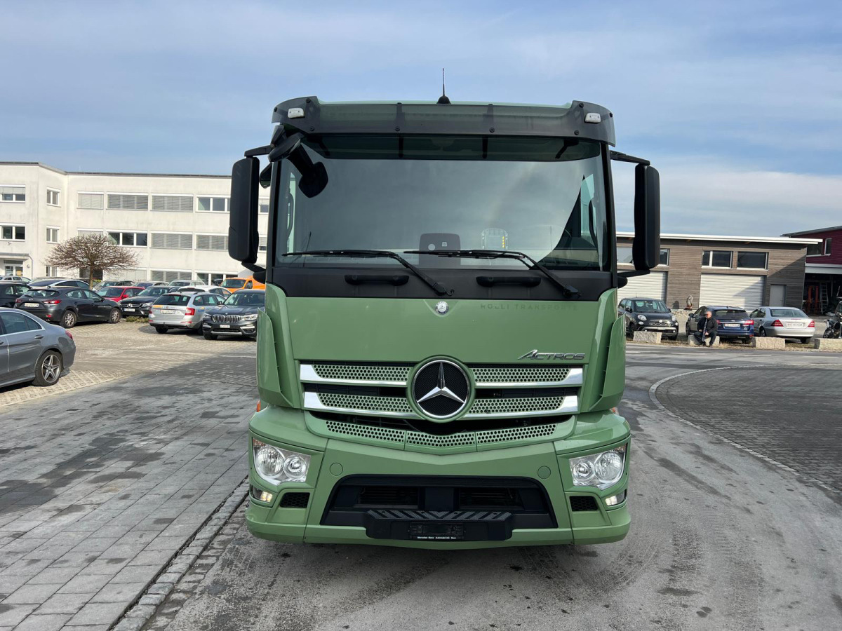 MERCEDES Actros 2543 6x2 - Camión chasis: foto 2 MERCEDES Actros 2543 6x2 - Camión chasis: foto 2