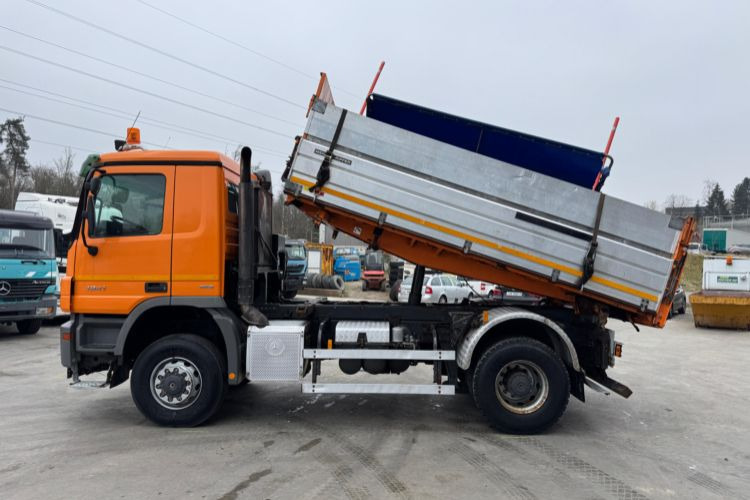 Camión volquete Mercedes-Benz Actros 1841 4x4 mit Schneeplfug: foto 13