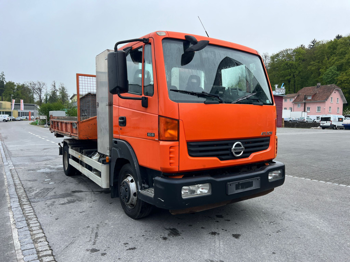 NISSAN Atleon 80.19 4x2 Hooklift - Camión multibasculante: foto 4 NISSAN Atleon 80.19 4x2 Hooklift - Camión multibasculante: foto 4