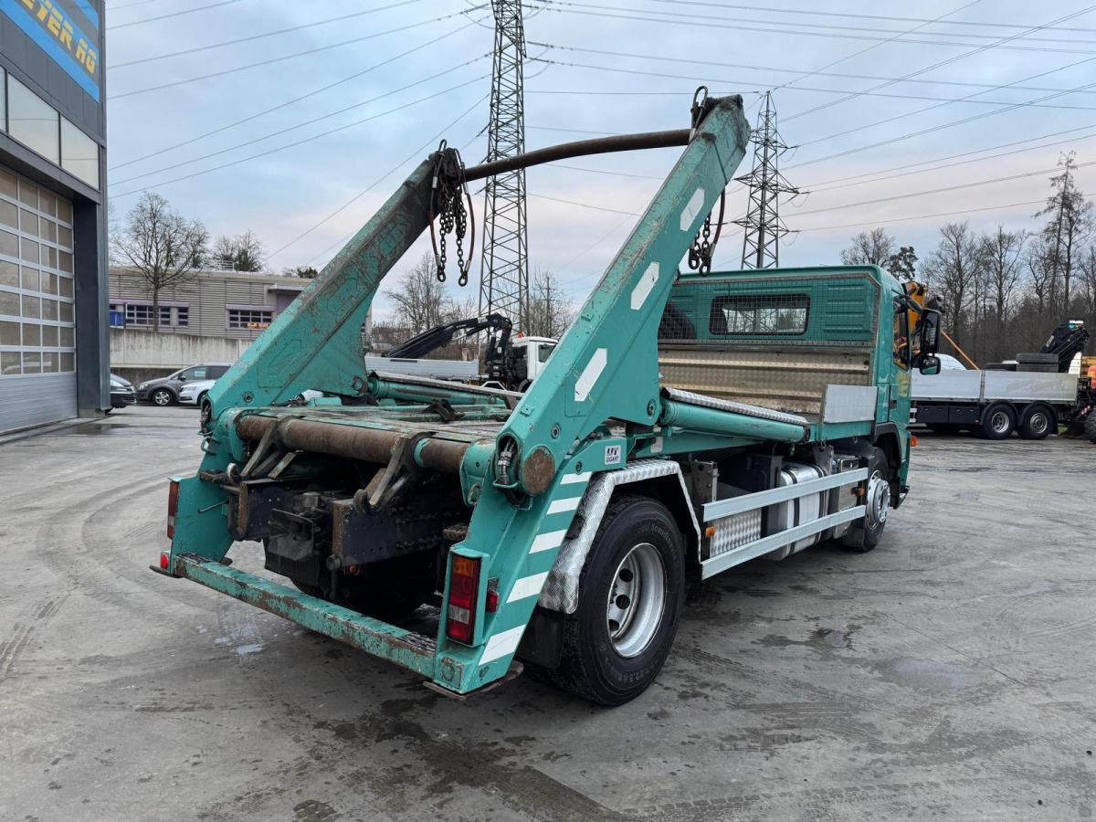 VOLVO FM-400 4x2 UT GIGANT 18T - Camión portacontenedor de cadenas: foto 5 VOLVO FM-400 4x2 UT GIGANT 18T - Camión portacontenedor de cadenas: foto 5