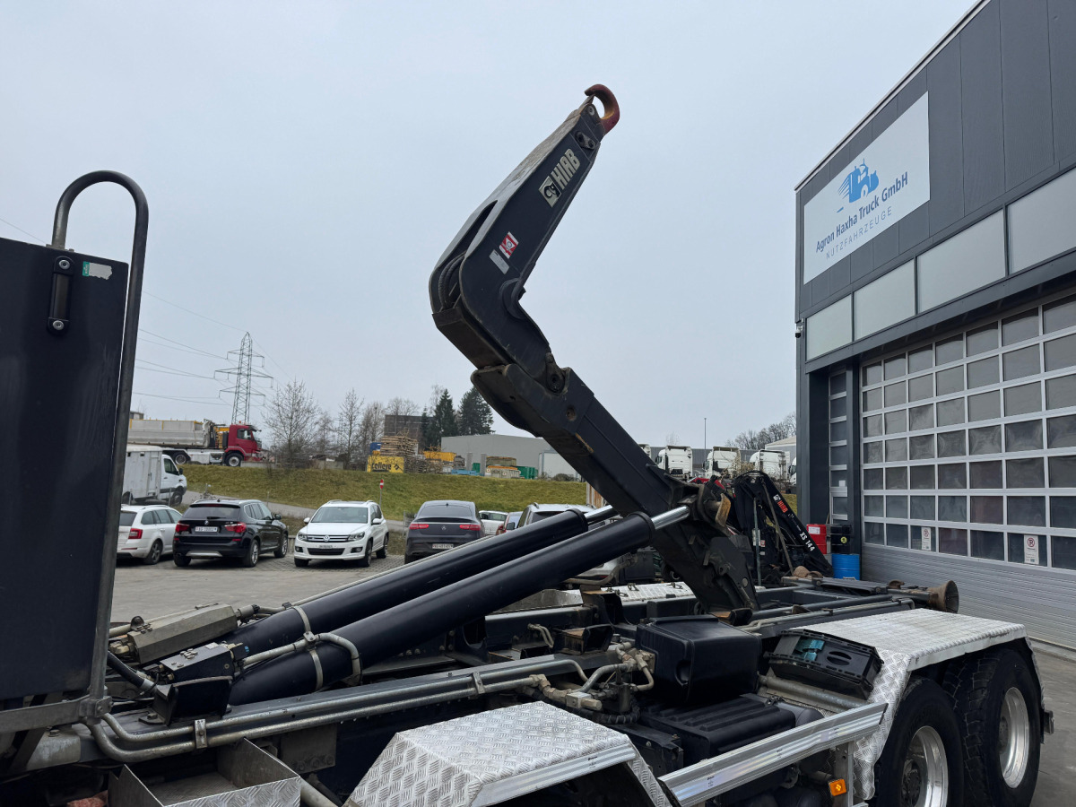 Camión multibasculante VOLVO FMX-500 8x4 Hiab 26T: foto 10