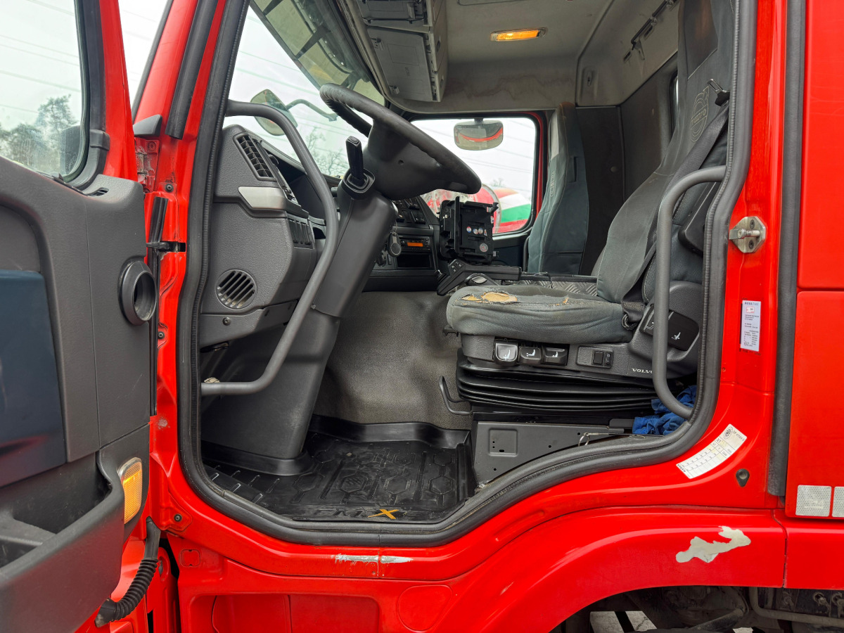 Camión multibasculante VOLVO FMX-500 8x4 Hiab 26T: foto 12
