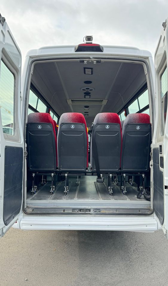 Irisbus Iveco Daily / 23 miejsca / Cena 87000 zł netto - Minibús, Furgoneta de pasajeros: foto 5 Irisbus Iveco Daily / 23 miejsca / Cena 87000 zł netto - Minibús, Furgoneta de pasajeros: foto 5