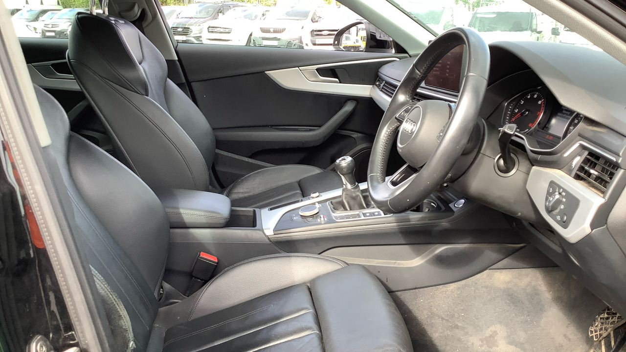 AUDI A4 1.4 TFSI SPORT - Coche: foto 5 AUDI A4 1.4 TFSI SPORT - Coche: foto 5