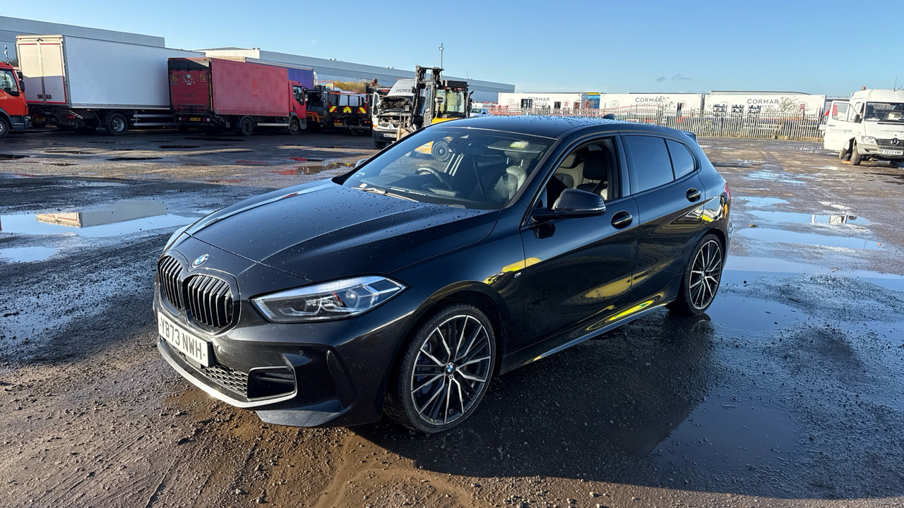 BMW 1 Series 118i M Sport - Hatchback: foto 2 BMW 1 Series 118i M Sport - Hatchback: foto 2