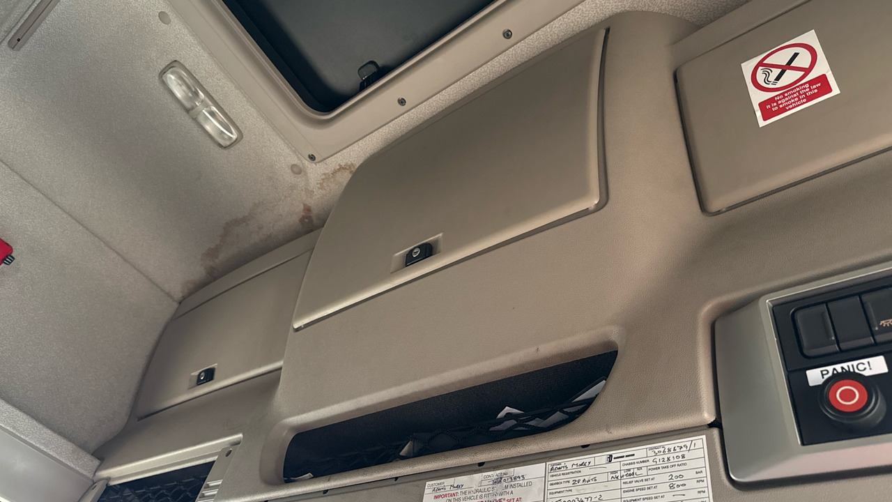 Cabeza tractora Daf CF 460: foto 17