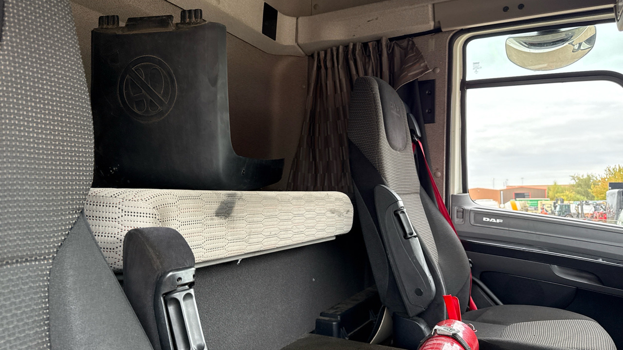 Cabeza tractora Daf CF 460: foto 8