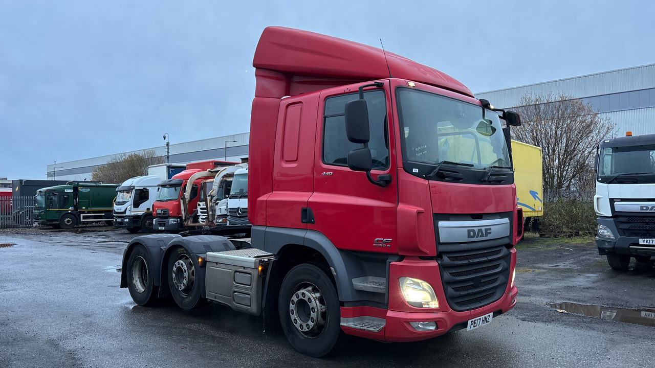 Daf CF - Cabeza tractora: foto 1 Daf CF - Cabeza tractora: foto 1