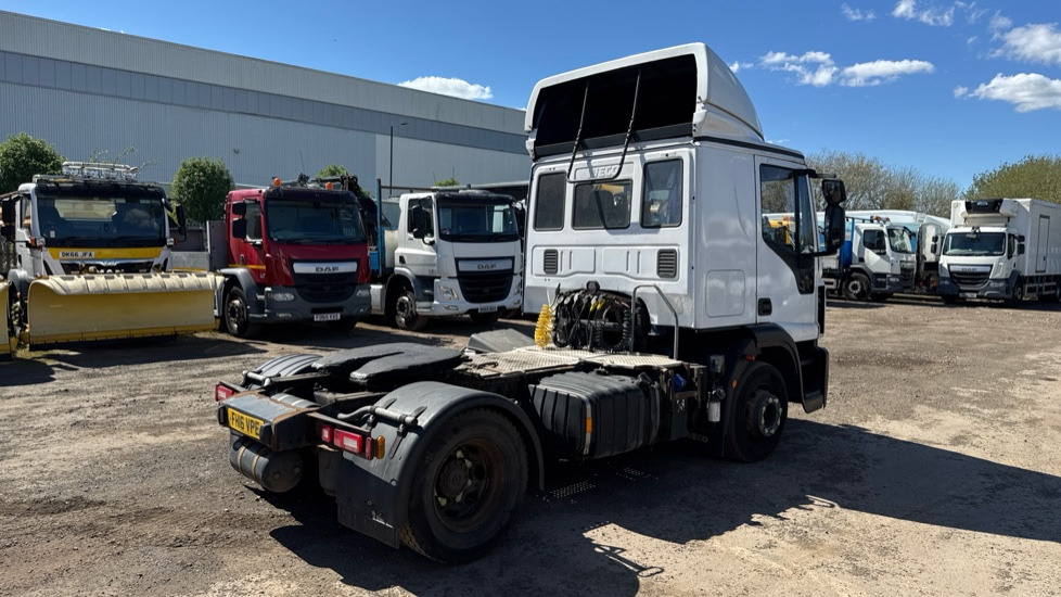 IVECO EUROCARGO 120E25 EURO 6 - Cabeza tractora: foto 4 IVECO EUROCARGO 120E25 EURO 6 - Cabeza tractora: foto 4