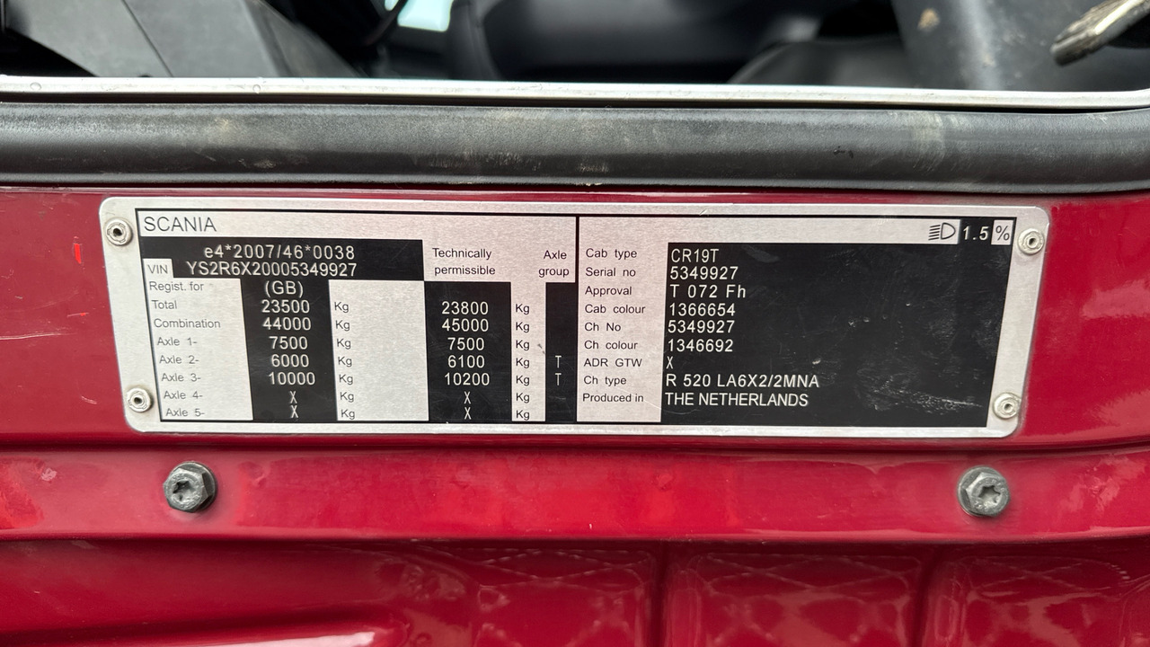 Cabeza tractora SCANIA R 520 V8: foto 12