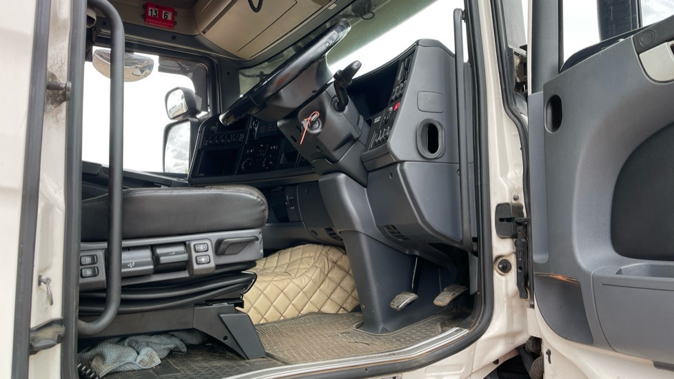 SCANIA R 580 V8 - Cabeza tractora: foto 4 SCANIA R 580 V8 - Cabeza tractora: foto 4