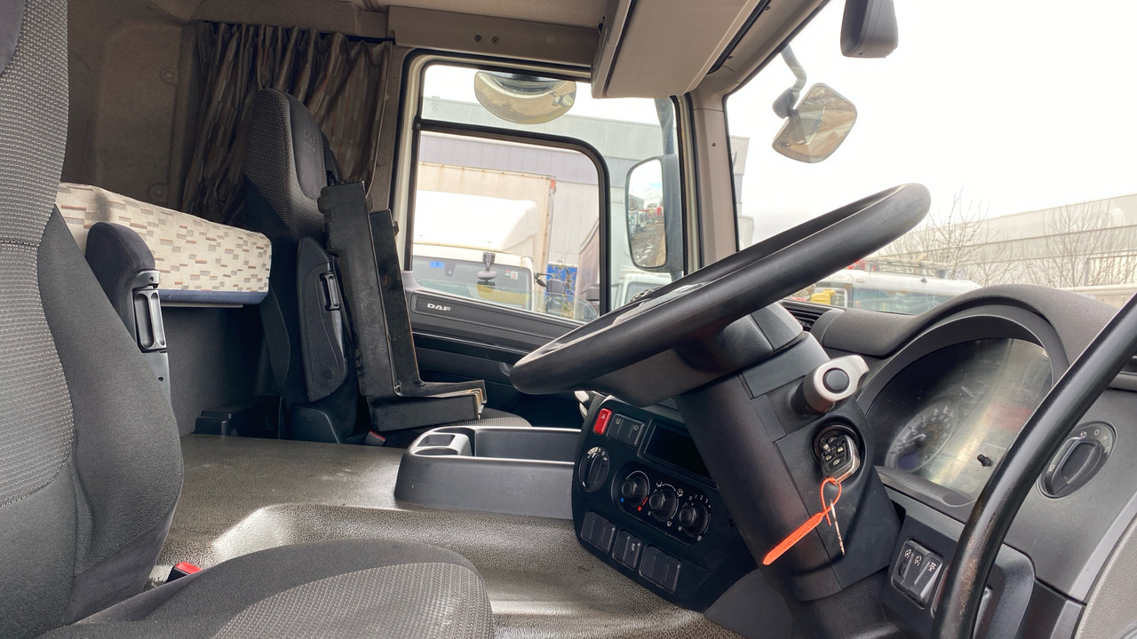 DAF CF 250 - Camión caja cerrada: foto 5 DAF CF 250 - Camión caja cerrada: foto 5