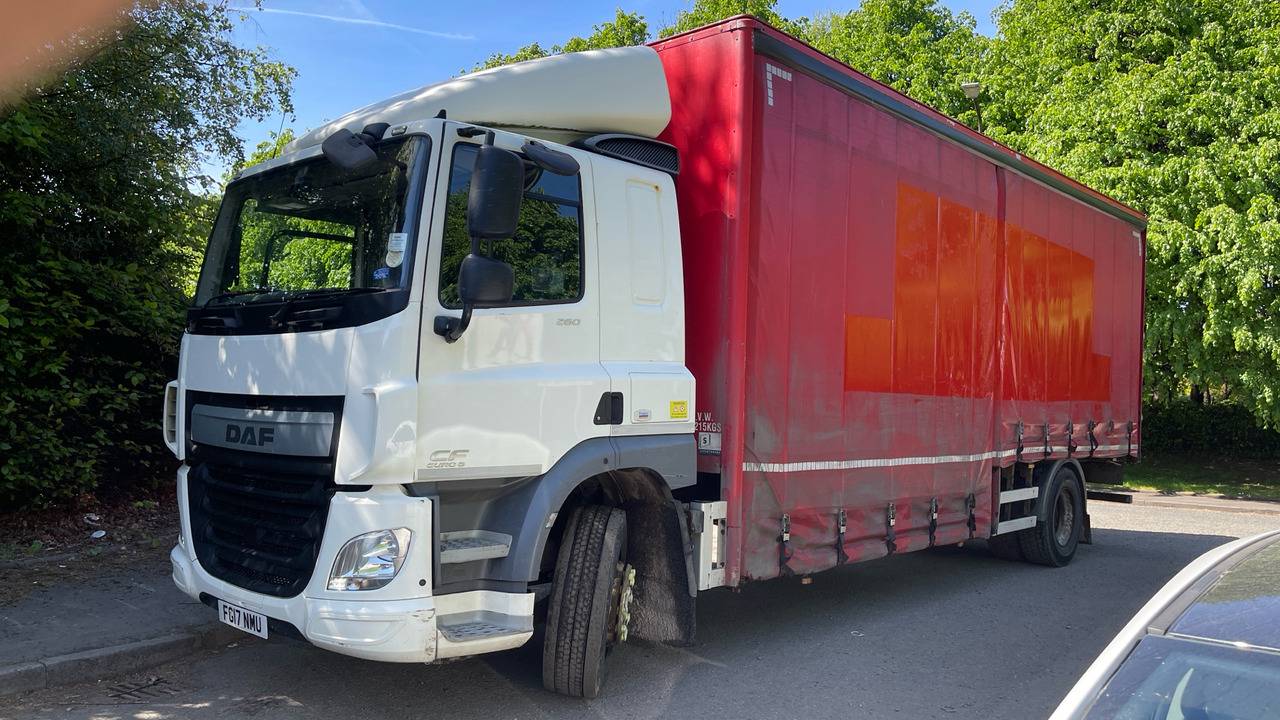 DAF CF 260 - Camión lona: foto 2 DAF CF 260 - Camión lona: foto 2