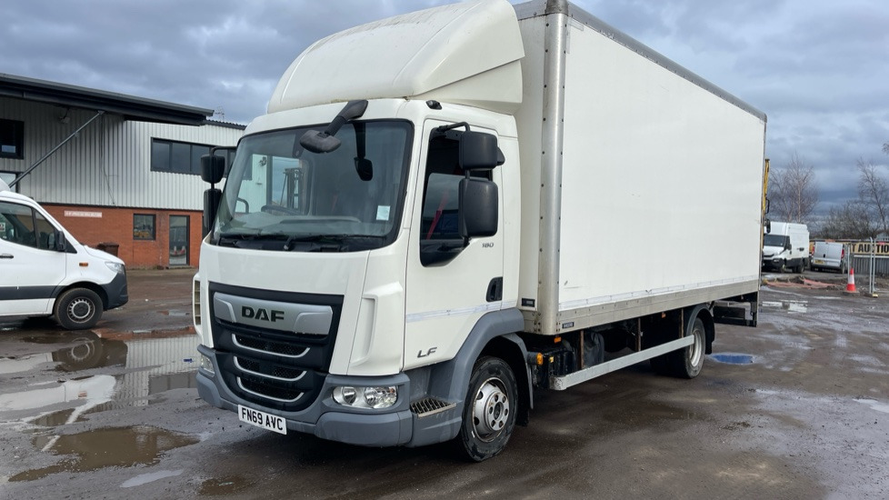DAF LF 180 - Camión caja cerrada: foto 2 DAF LF 180 - Camión caja cerrada: foto 2