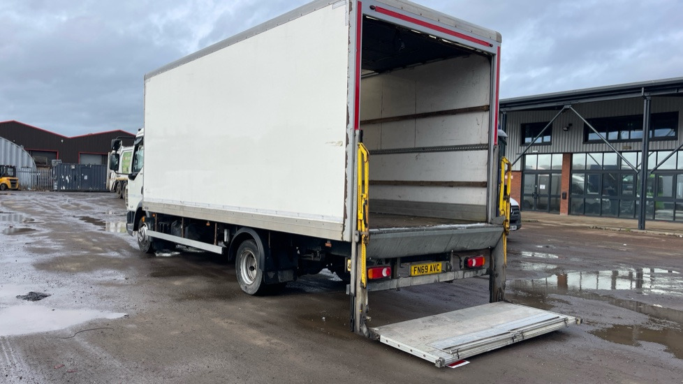 DAF LF 180 - Camión caja cerrada: foto 3 DAF LF 180 - Camión caja cerrada: foto 3