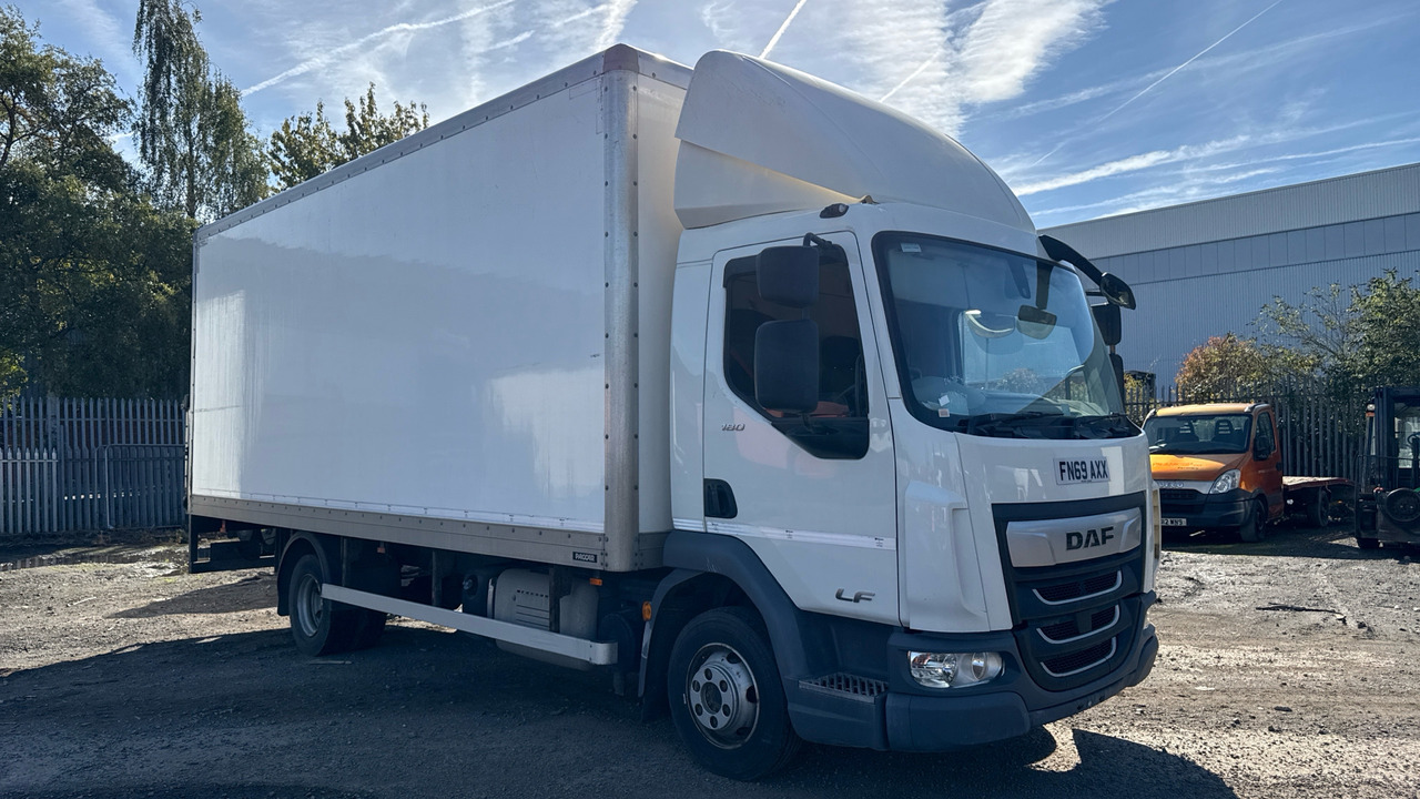 DAF LF 180 - Camión caja cerrada: foto 1 DAF LF 180 - Camión caja cerrada: foto 1
