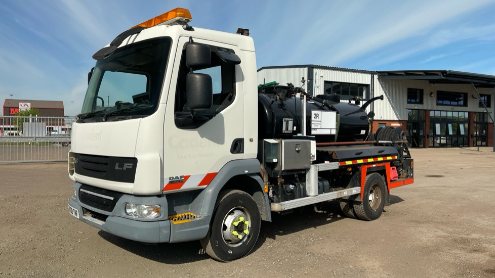 DAF LF 45.140 7.5 TONNE - Camión cisterna: foto 2 DAF LF 45.140 7.5 TONNE - Camión cisterna: foto 2