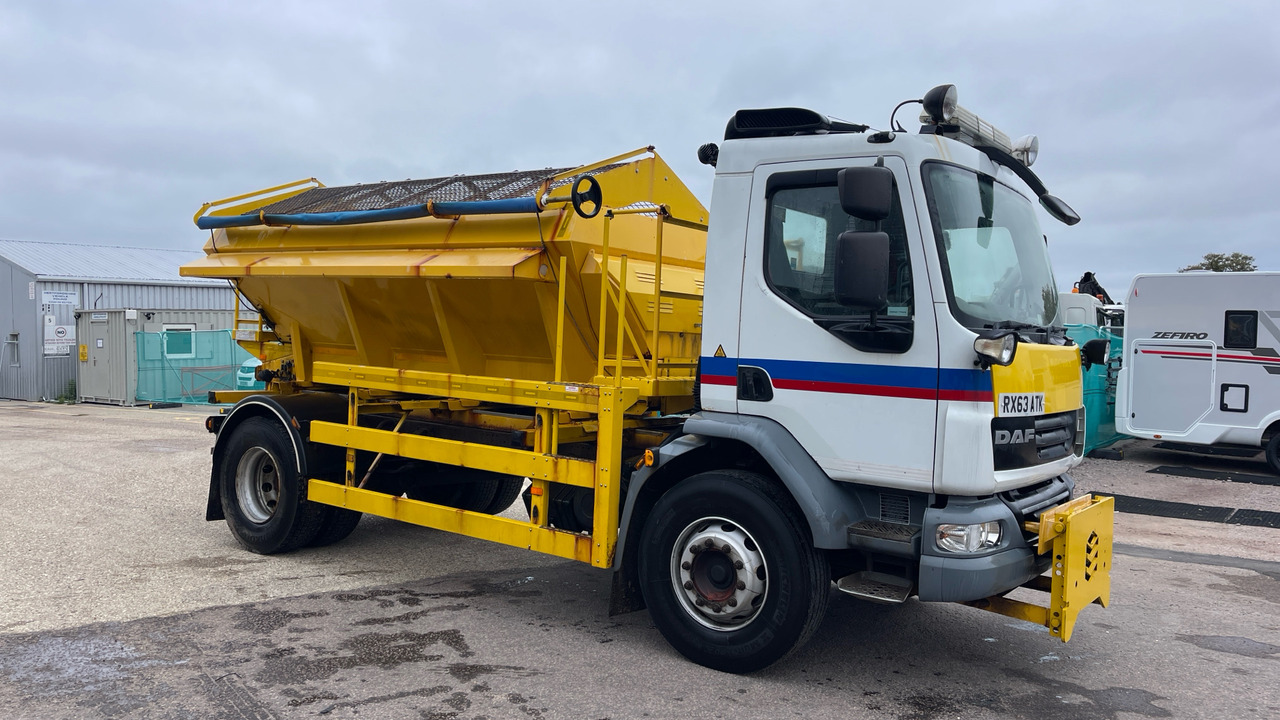 DAF LF 55.220 - Máquina quitanieve: foto 1 DAF LF 55.220 - Máquina quitanieve: foto 1