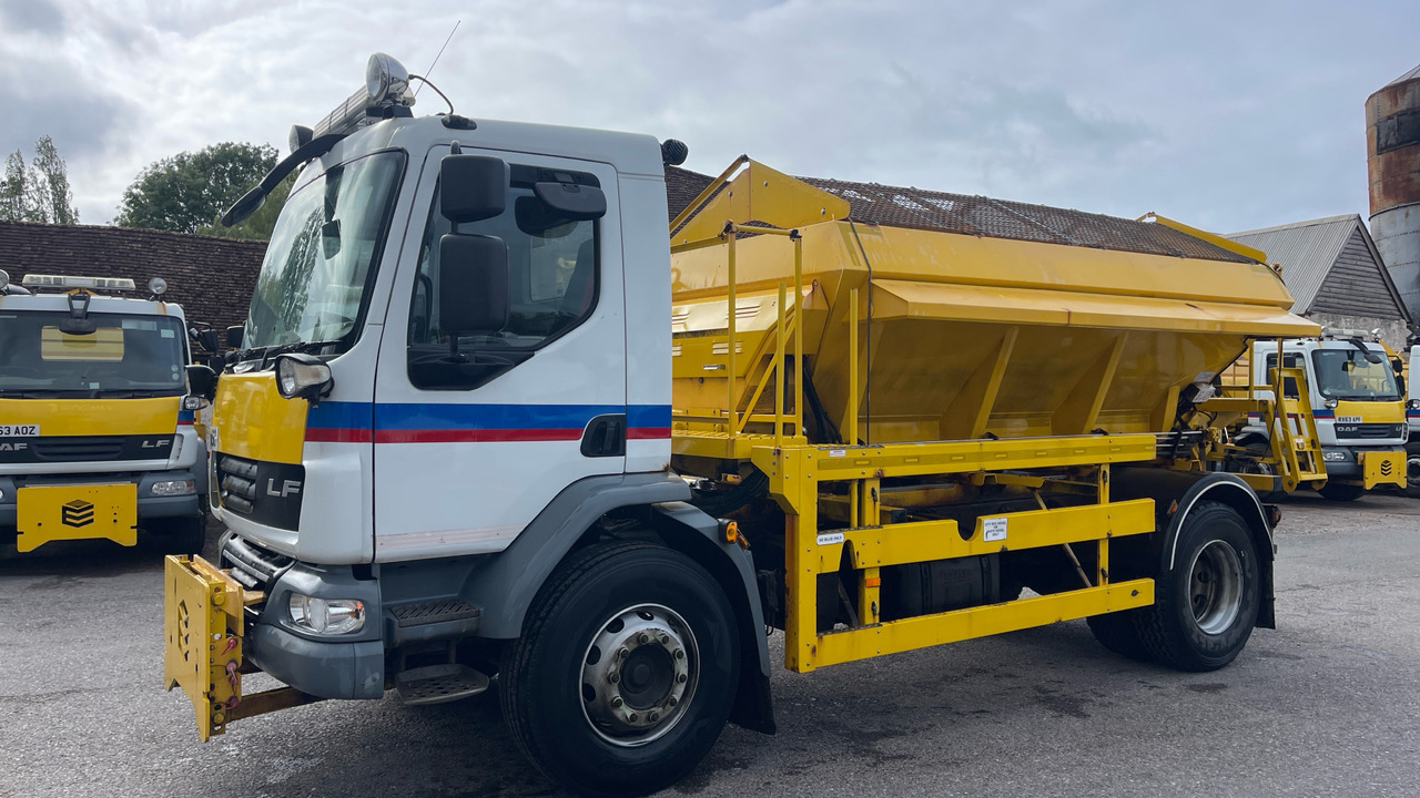 DAF LF 55.220 - Máquina quitanieve: foto 2 DAF LF 55.220 - Máquina quitanieve: foto 2