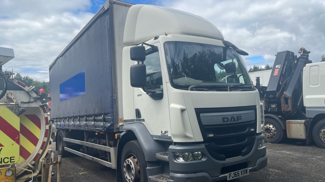 Daf LF 250 FA 18T - Camión lona: foto 1 Daf LF 250 FA 18T - Camión lona: foto 1
